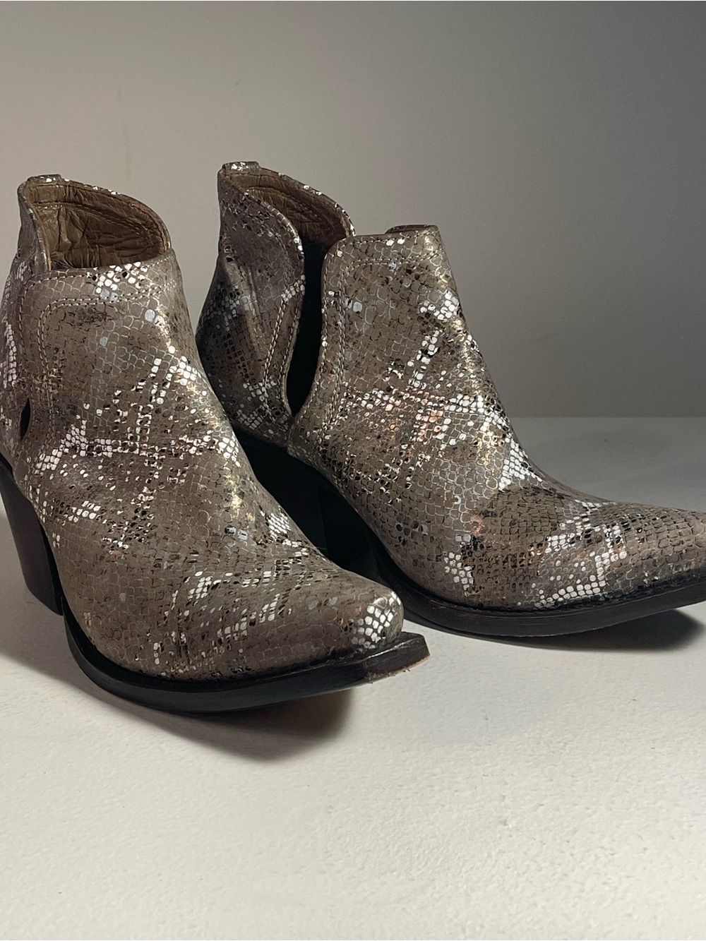 Ariat Dixon Metallic Snakeskin Western Booties 10029650 Women's 8B Snip Toe Boot